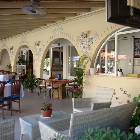 Lale Otel 3*